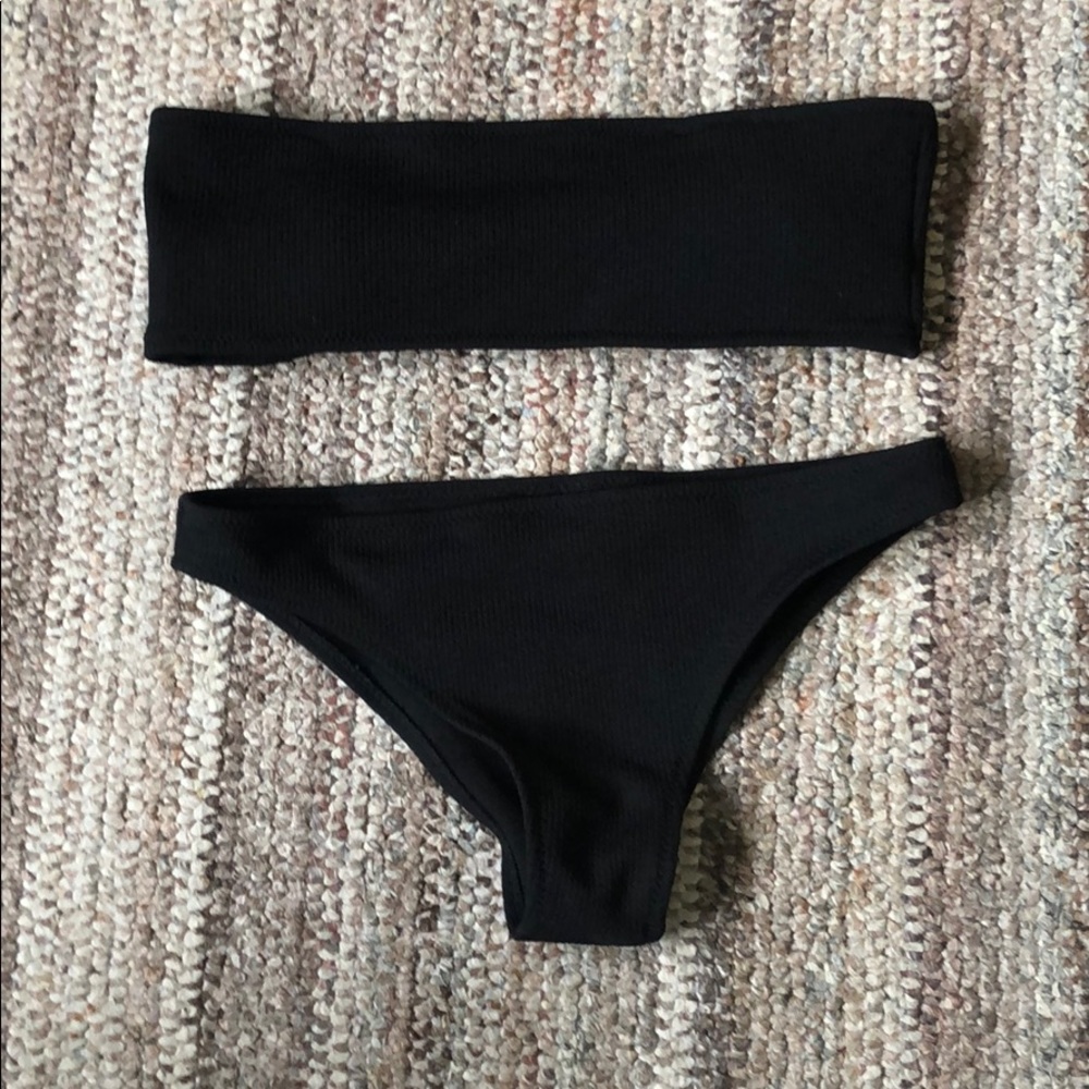Black swim suit
